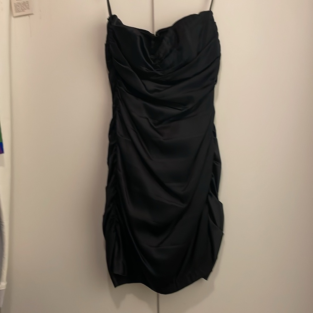 Perfect Express LBD - Picture 2 of 3